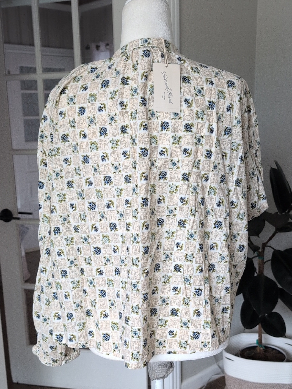 NWT Universal Thread Cream Floral  Long-Sleeve Peasant Top Shirt XS - Picture 6 of 9